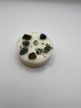 Load image into Gallery viewer, Journey Within- Palo Santo &amp; Sage Reiki + Crystal Infused Wax Melt
